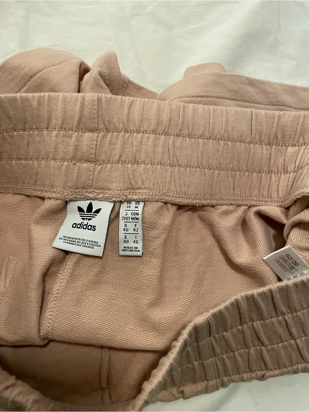 adidas Originals New Neutrals logo high waisted shorts in Ash Pearl Size Medium - Picture 6 of 6